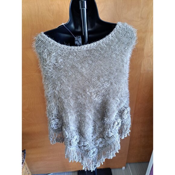 Sioni Womens Fuzzy Knit Poncho Wool Blend  Floral Tan Fringe Details Size L/XL - Picture 6 of 9